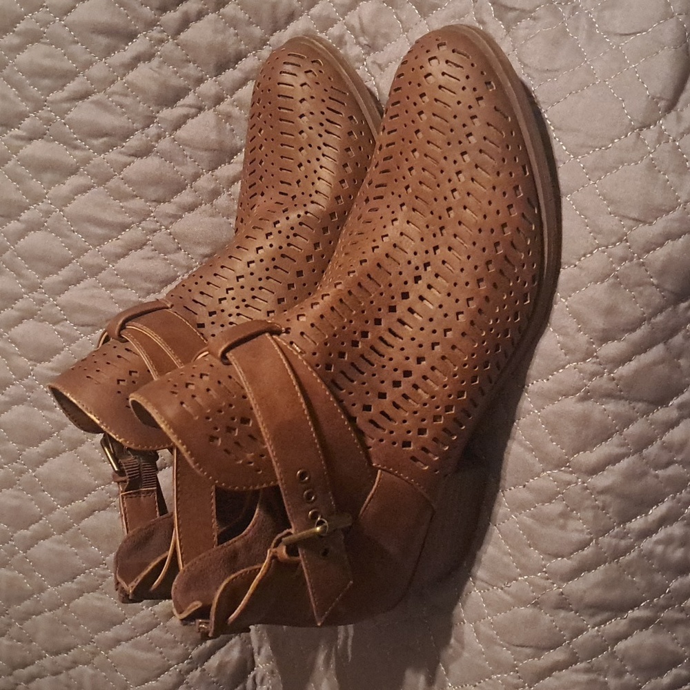 Ankle boots sz 8.5W